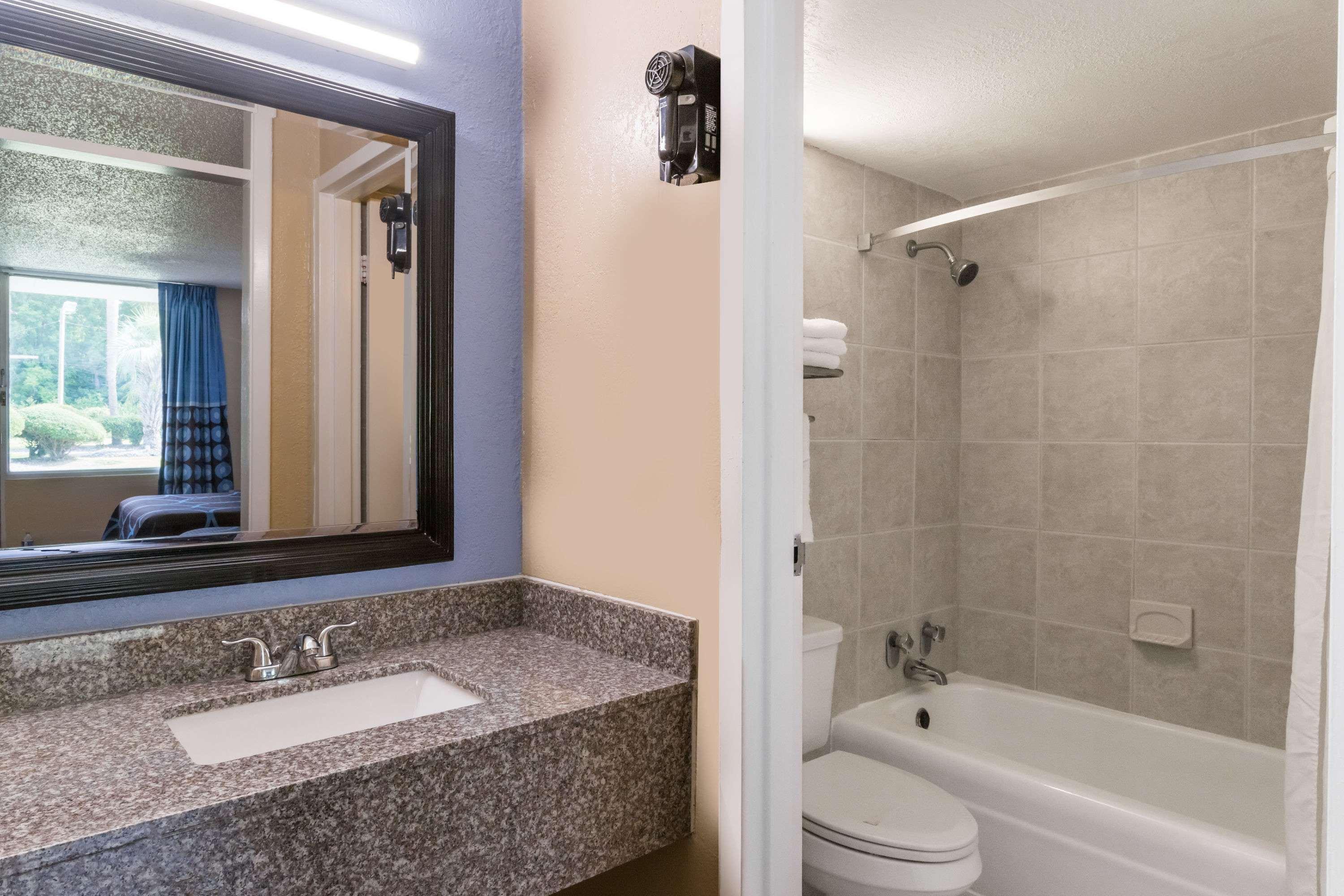 Super 8 By Wyndham Hardeeville - Savannah North Luaran gambar