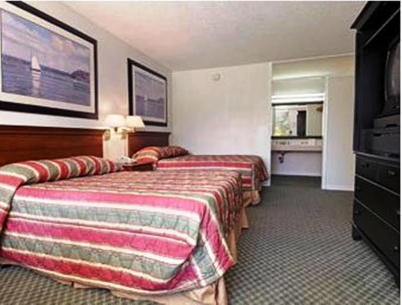 Super 8 By Wyndham Hardeeville - Savannah North Luaran gambar